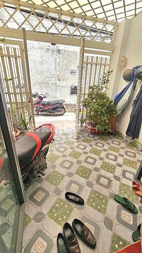 Nhà mới 3 tầng, hẻm thông, giáp Quận 7 – Huỳnh Tấn Phát, 4 TỶ 350