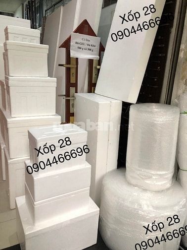 Nhân viên phụ giúp tại cửa hàng làm việc giờ hành chính 4 buổi nghỉ