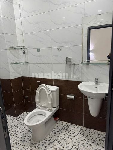 Bán nhà mặt tiền đường số 2, phường 4 quận 4 