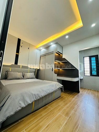 Bán căn nhà mới xây 3 tầng sân cổng riêng, full nội thất, ô tô đỗ cổng