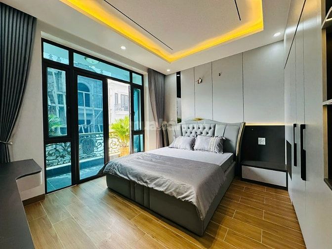 Bán căn nhà mới xây 3 tầng sân cổng riêng, full nội thất, ô tô đỗ cổng