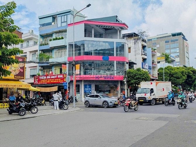 Cho thuê nhà Góc 2MT 223 Phan Xích Long, Phường Cầu Kiệu, Hồ Chí Minh