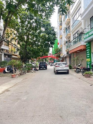 Bán BT 4,5T Lo góc phố Đội Cấn- Liễu Giai Dt 115m2 8m Mt giá 46,5 tỷ