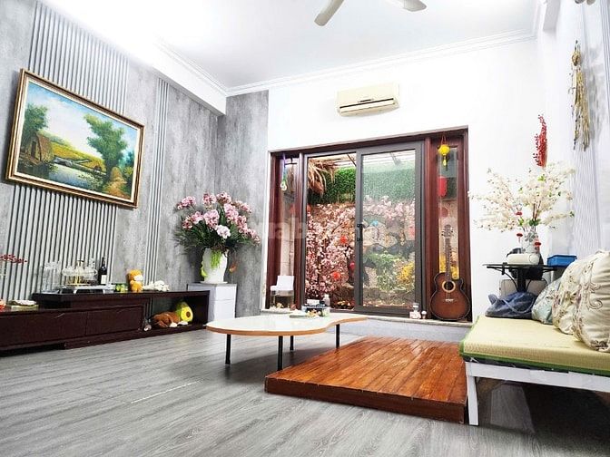 Cho thuê nhà mặt phố Nguyễn Văn Lộc, Mỗ Lao, 90m2 x 4T, đẹp nhất phố