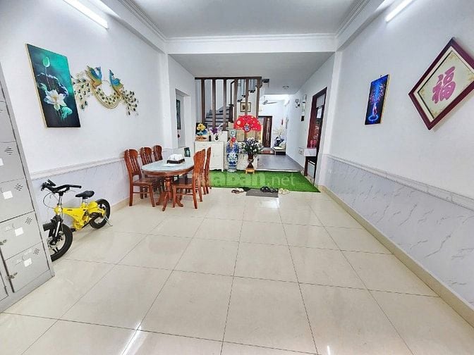 Cho thuê nhà mặt phố Nguyễn Văn Lộc, Mỗ Lao, 90m2 x 4T, đẹp nhất phố