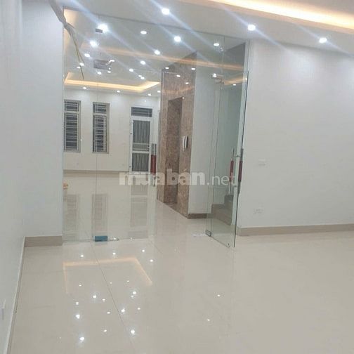 Cho thuê nhà mặt phố khu Linh Đàm, 620m2, rộng 30m, đẹp nhất Hoàng mai