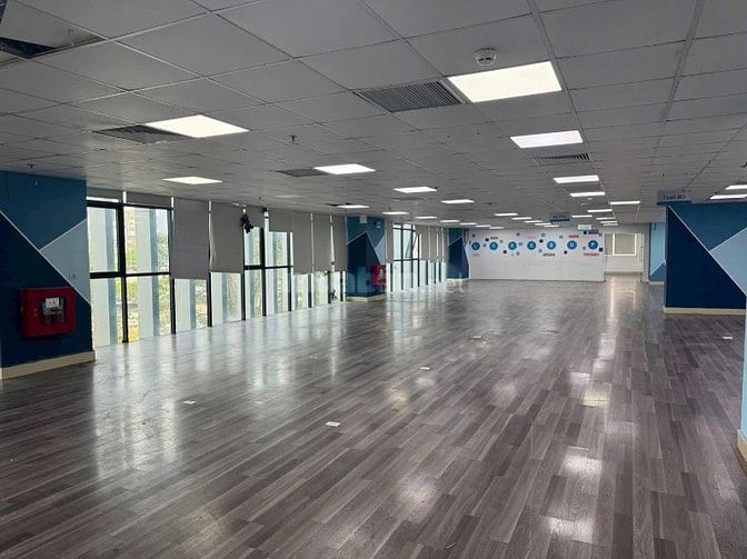 Cho thuê nhà mặt phố khu Linh Đàm, 620m2, rộng 30m, đẹp nhất Hoàng mai