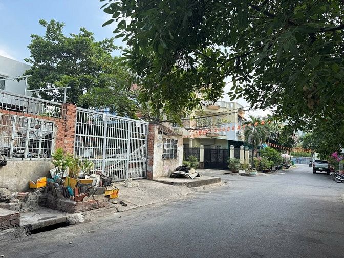 Bán đất góc 2 mặt tiền đường 23 Hiệp Bình Chánh - 254m2 (16x16m) 29 tỷ