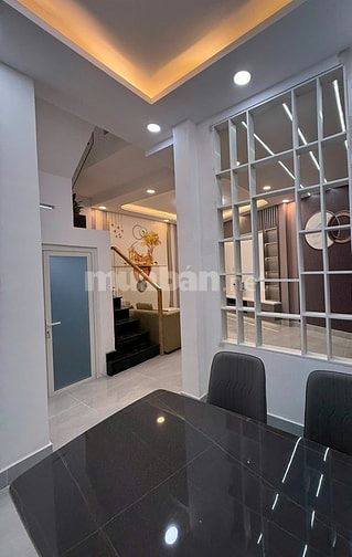CCG CHỈ 3,4 TỶ NHÀ ĐẸP TRUNG TÂM THỊ TRẤN HÓC MÔN