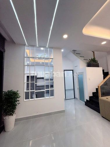 CCG CHỈ 3,4 TỶ NHÀ ĐẸP TRUNG TÂM THỊ TRẤN HÓC MÔN