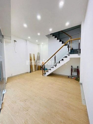Văn Phòng Showroom Nhà ở 5 tầng mặt tiền Hồng Hà Full NT mới sạch đẹp