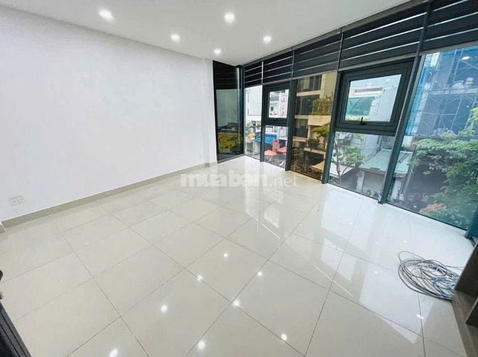 Văn Phòng Showroom Nhà ở 5 tầng mặt tiền Hồng Hà Full NT mới sạch đẹp