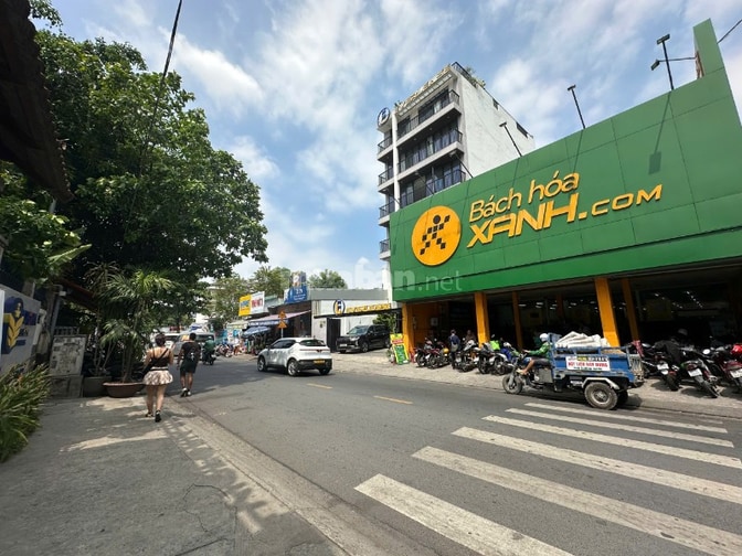 Studio ban công Thảo Điền, full nột thất
