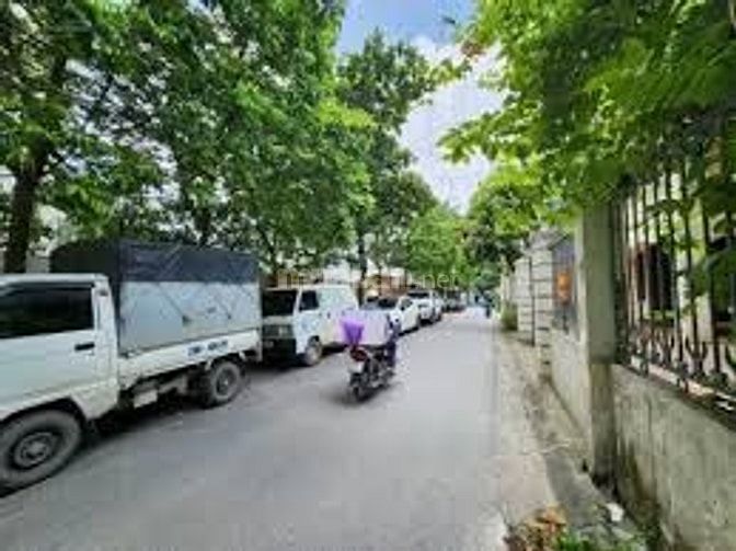 Bán nhà phân lô ngõ 106 Hoàng Quốc Việt 64m lô góc, mt 5m giá 21,9 ỷ