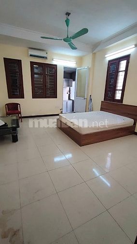 Nợ ngân hàng, bán gấp Biệt Thự 5 tầng Giảng Võ, giá rẻ 156tr/m2