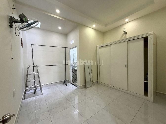 Bán nhà 2 lầu hẻm 6m giá 7,6 tỷ phường Bình trưng TPHCM 