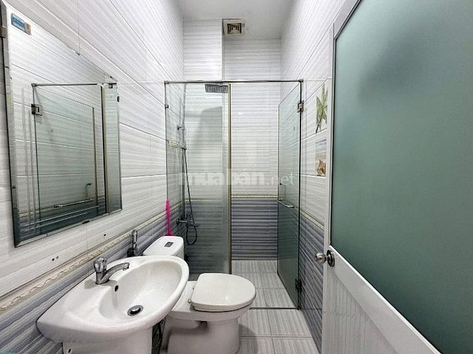 Bán nhà 2 lầu hẻm 6m giá 7,6 tỷ phường Bình trưng TPHCM 