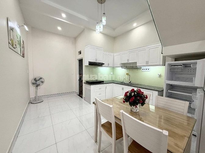 Bán nhà 2 lầu hẻm 6m giá 7,6 tỷ phường Bình trưng TPHCM 