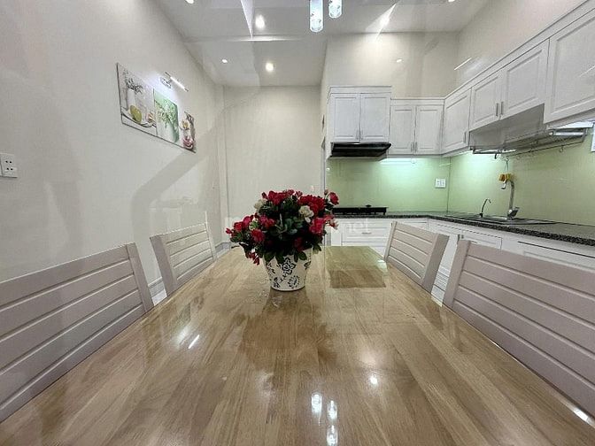 Bán nhà 2 lầu hẻm 6m giá 7,6 tỷ phường Bình trưng TPHCM 