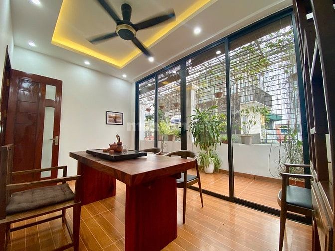Nhà đẹp phố Bồ Đề gần cầu Chương Dương hơn 9 tỷ đủ nội thất 0968119926