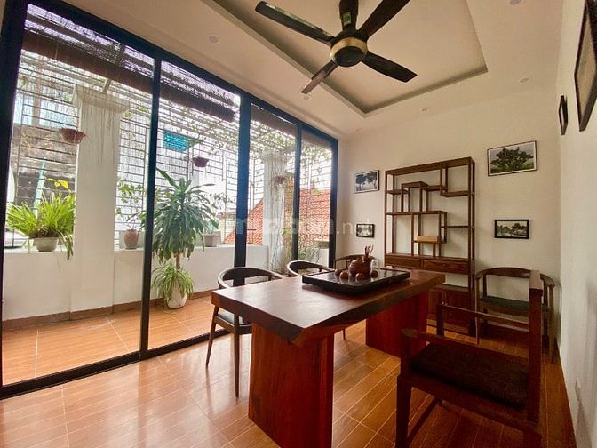 Nhà đẹp phố Bồ Đề gần cầu Chương Dương hơn 9 tỷ đủ nội thất 0968119926