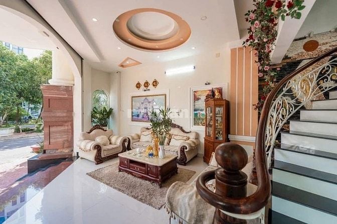​Cho thuê nhà mặt phố Nguyễn Thị Định, Cầu Giấy, Biệt thự 250m2, MT16m