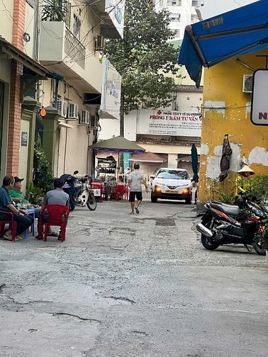 BÁN NHÀ HẺM 8M TRẦN HƯNG ĐẠO – QUẬN 5 – GIÁ TỐT GIÁP QUẬN 1