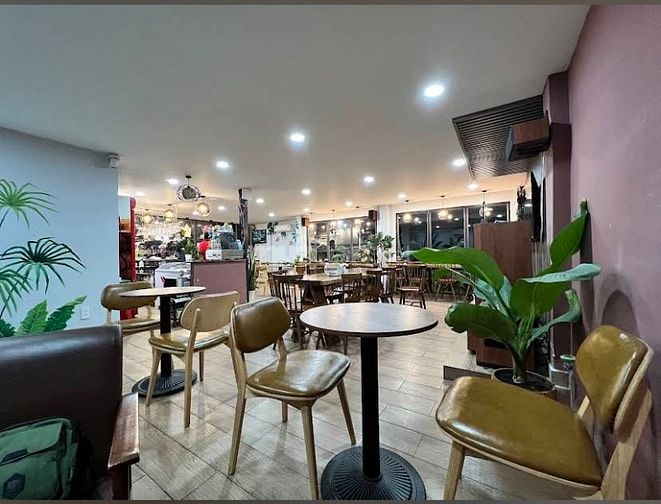 Sang quán Cafe 12x28 căn góc Nguyễn Văn Quá-Quận 12, lợi nhuận cao