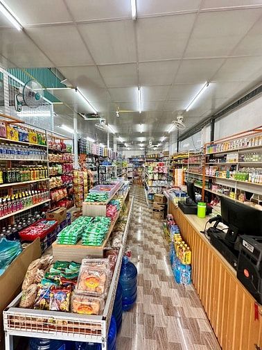 Cần 2 Chị Tạp Vụ Cửa Hàng - Lau Dọn - Sắp xếp Kệ Hàng 