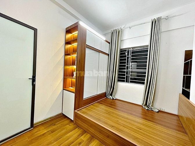 Cho thuê căn hộ 2PN giá 11 triệu phố Trần Quý Kiên, Cầu Giấy