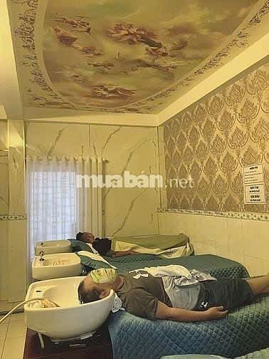 Cần tuyển: thợ nữ ráy tai, gội đầu Làm tại tiệm Quận 10