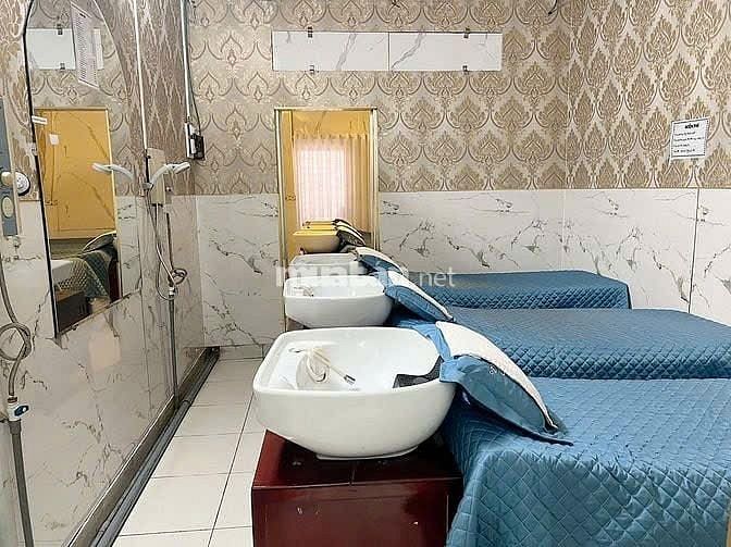 Cần tuyển: thợ nữ ráy tai, gội đầu Làm tại tiệm Quận 10