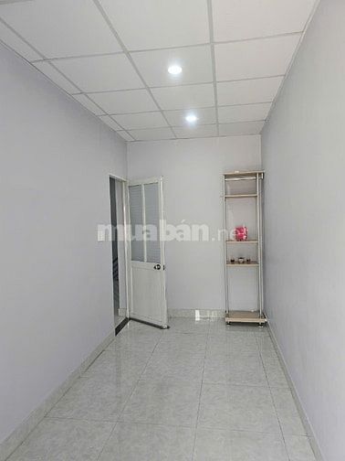 Nhà chiều ngang hơn 5m, 1trệt, 1lầu BTCT. Hẻm 326 Bùi MinhTrực, P6, Q8