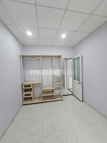 Nhà chiều ngang hơn 5m, 1trệt, 1lầu BTCT. Hẻm 326 Bùi MinhTrực, P6, Q8