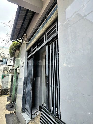 Nhà chiều ngang hơn 5m, 1trệt, 1lầu BTCT. Hẻm 326 Bùi MinhTrực, P6, Q8