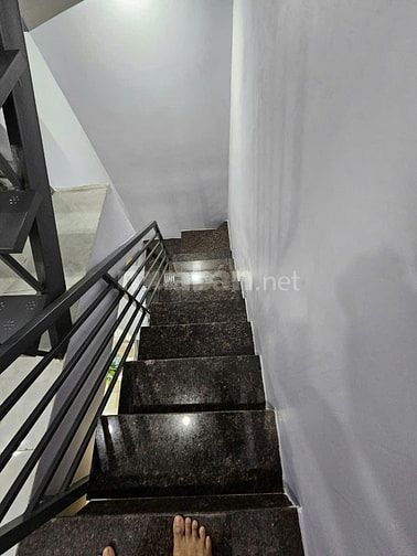 Nhà chiều ngang hơn 5m, 1trệt, 1lầu BTCT. Hẻm 326 Bùi MinhTrực, P6, Q8
