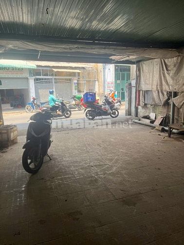 Cho thuê nhà nguyên căn 132m2 ( 6 x 22 ) , mặt bằng , kho xường 