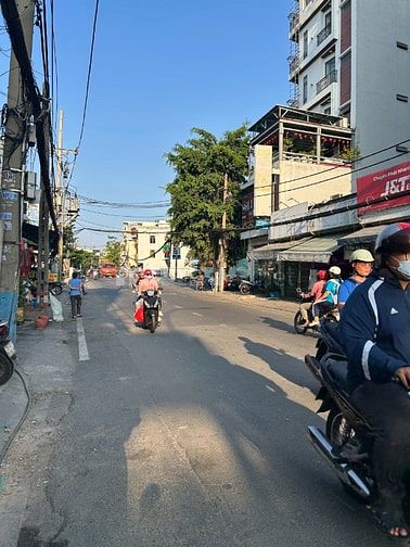 NHÀ - CÁCH BÙI ĐÌNH TÚY 30M - XÂY 6 TẦNG - BÁN 11 TỶ