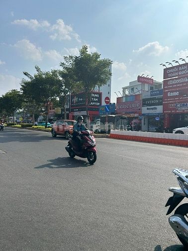 NHÀ - 420m - XÂY 5 TẦNG - MẶT TIỀN - TRẦN NÃO - BÁN 125 TỶ
