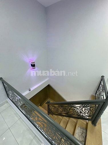 Bán nhà mới 4*22m lầu trệt 3pn. Đ Lý Thường Kiệt. Thị trấn HM