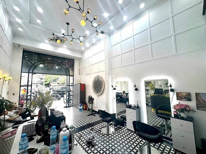 Bán Nhà Mặt tiền Phan Văn Trị, 4.2mX18m, 5tầng, Gần ngã 5 Gò Vấp, 20tỷ