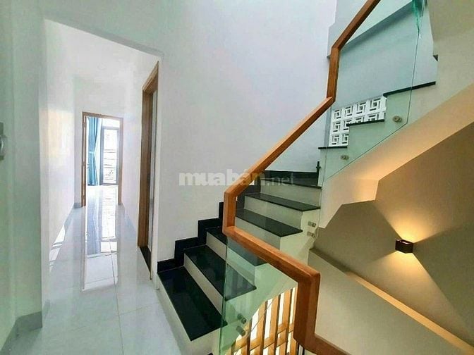 Chủ cần bán nhà mặt tiền đg 18 TML Q2