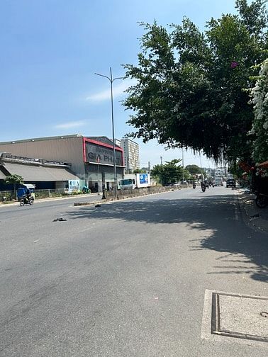 CHỦ CẦN BÁN ĐẤT - KIẾN Á - GẦN LIÊN PHƯỜNG + ĐỖ XUÂN HỢP.