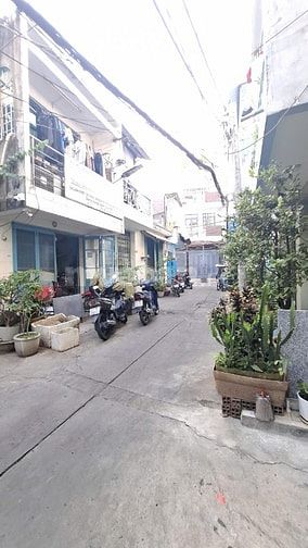 Bán nhà hẻm 6m gần Lạc Long Quân, Quận 11, chỉ 2.99 tỷ