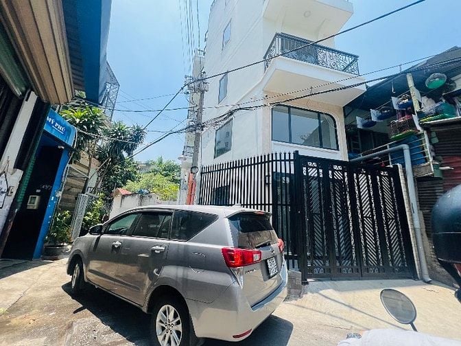 Toà Nhà 6 Tầng - Lô Góc Xe Tải Thông - Sát Mặt Tiền Trường Chinh.