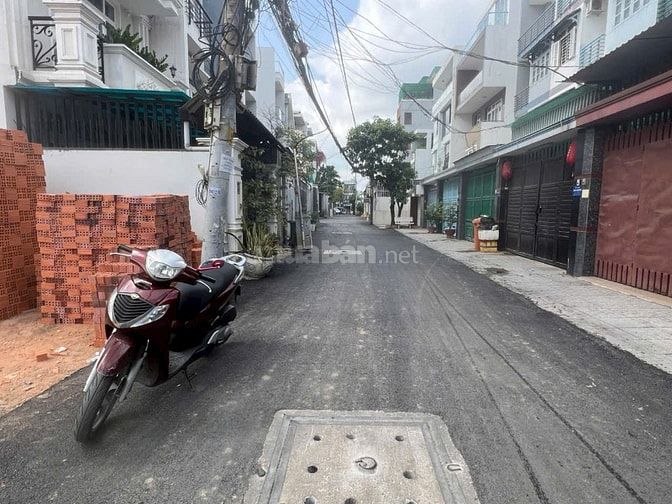 Chủ cần bán đất đường xe hơi thông thoáng gần bệnh viện Q2