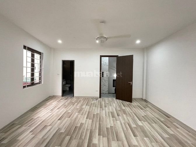 Bán nhà Trần Khát Chân thang máy vài bước ra phố, Dt 46m2, 5t, mt 4m.