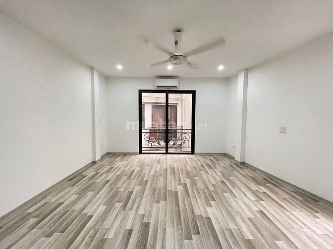 Bán nhà Trần Khát Chân thang máy vài bước ra phố, Dt 46m2, 5t, mt 4m.