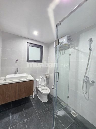 Bán nhà Trần Khát Chân thang máy vài bước ra phố, Dt 46m2, 5t, mt 4m.