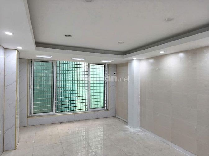 ​Cho thuê nhà mặt phố Trung Kính, Cầu Giấy, 120m2 x 5T, Thang máy